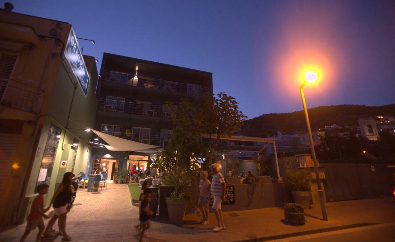 Pension Hostel Costa Brava レスタルティット エクステリア 写真