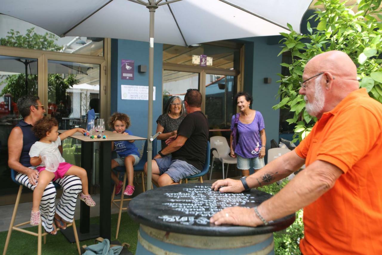 Pension Hostel Costa Brava レスタルティット エクステリア 写真
