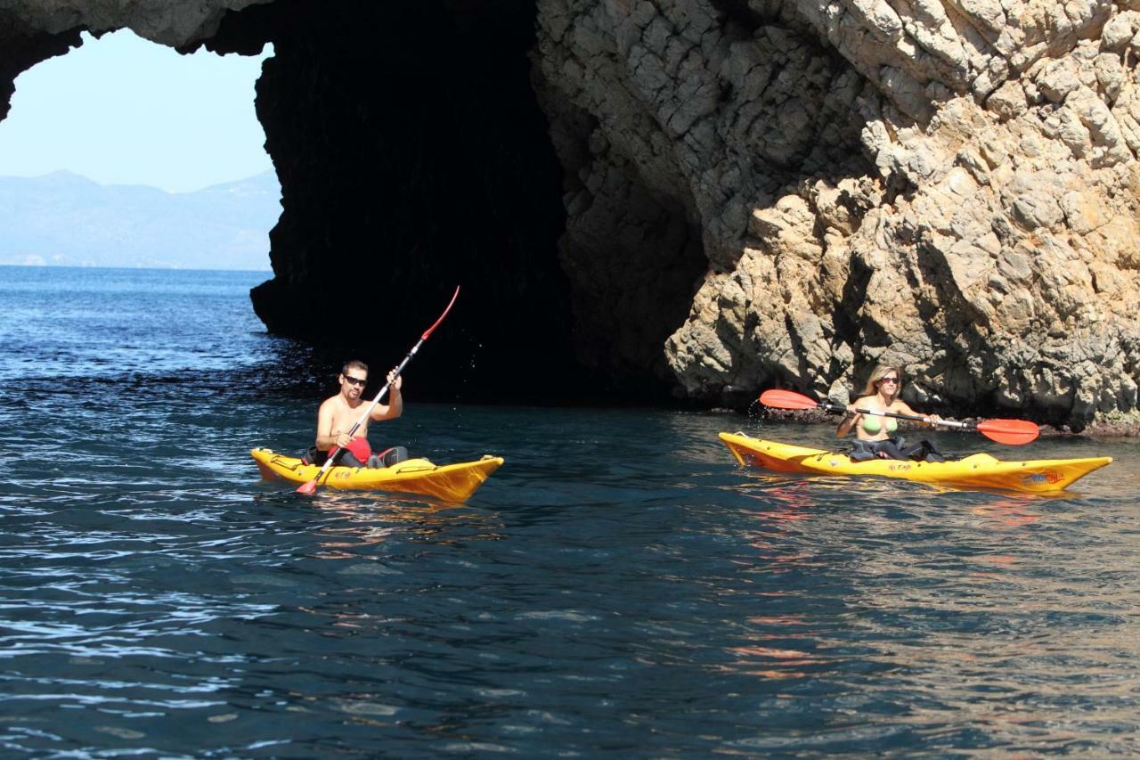 Pension Hostel Costa Brava レスタルティット エクステリア 写真